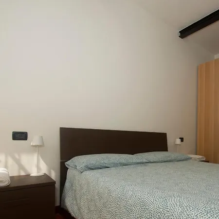 Del Sole Ντεζεντσάνο ντελ Γκάρντα